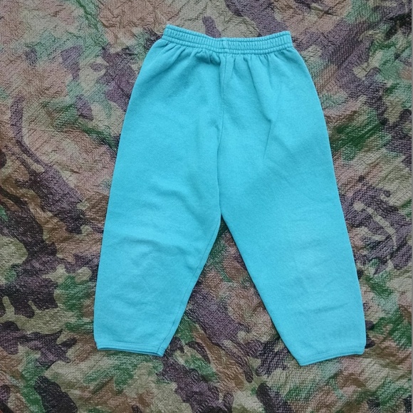 Girl's sweat set size 4T - Picture 4 of 7